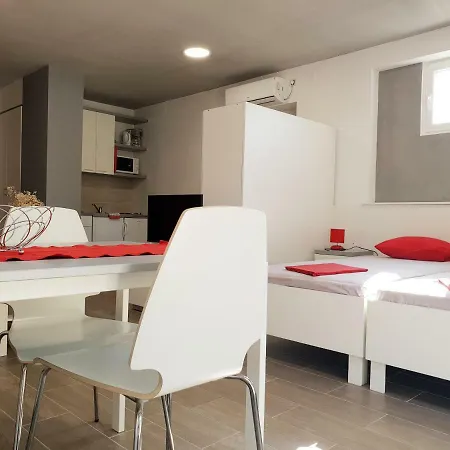 Maric Apartment *